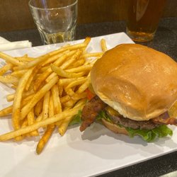 Hop & Cask - Bacon cheeseburger