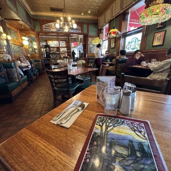 Walker Bros. The Original Pancake House - Inside - Breakfast & Brunch Near Me - Wilmette, Illinois Walker Bros. The Original Pancake House - Inside - Breakfast & Brunch Near Me - Wilmette, Illinois