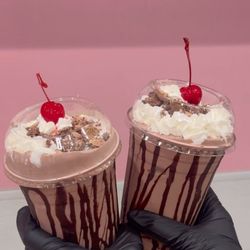 La Michoacana Paleteria Y Nieveria - Ferrero milkshake with Ferrero chocolate toppings