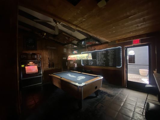 T T Roadhouse by null