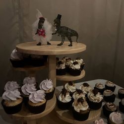 Violette Bakeshop - cupcakes with all unique flavors