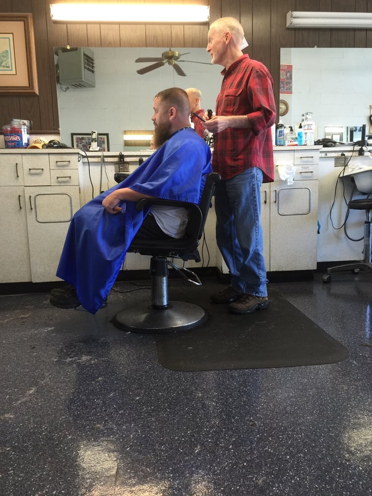 LUCAS BARBER SHOP 3408 Clayton Rd, Concord, California Barbers