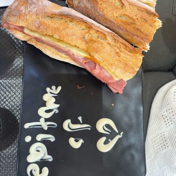 Happy Caffé - Ham and cheese sandwich - Creperies Near Me - Paris, 75 Happy Caffé - Ham and cheese sandwich - Creperies Near Me - Paris, 75
