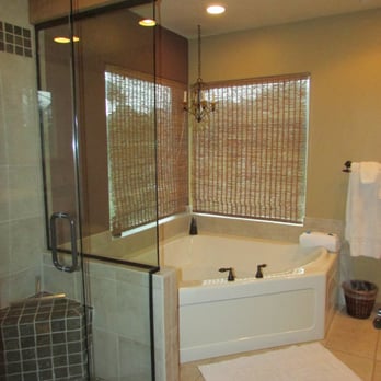 Bandon Escape Beach House - Master Bathroom - Vacation Rentals Near Me - Bandon, Oregon Bandon Escape Beach House - Master Bathroom - Vacation Rentals Near Me - Bandon, Oregon