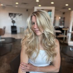 Avera Salon