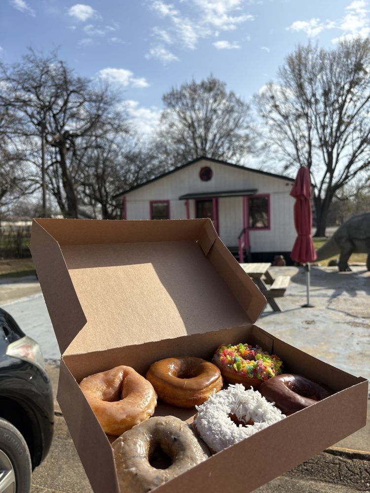 Doughnut Theory Logo