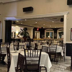 Stella Trattoria & Bar - A very large restaurant. There is also a very generous bar area.