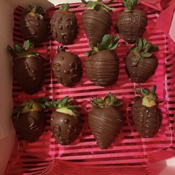 Nola Sweet Tooth Fairy - Chocolate Covered Strawberries