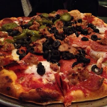 Jojo S Pizza Kitchen Closed 133 Photos 294 Reviews Pizza