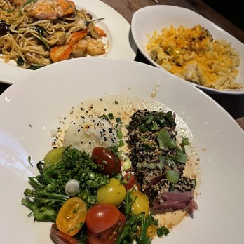 Yard House - "Everything-Crusted" Ahi, Mac & Cheese, Lobster Garlic Noodles - New American Near Me - Bakersfield, California Yard House - "Everything-Crusted" Ahi, Mac & Cheese, Lobster Garlic Noodles - New American Near Me - Bakersfield, California