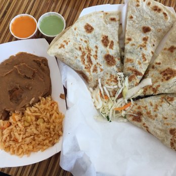 Salsa Limón - Quesadilla (comes w/rice & beans) - Tacos Near Me - Dallas, Texas