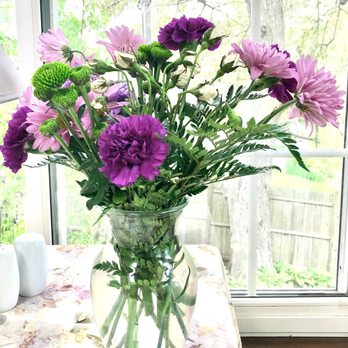 A Bella Mia Flowers - They delivered $10 of cheap filler flowers. - Florists Near Me - Norwood, Massachusetts