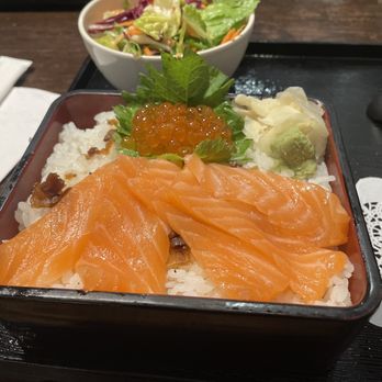 Rakugaki - Sake Chirashi Combo - Japanese Near Me - Bethesda, Maryland Rakugaki - Sake Chirashi Combo - Japanese Near Me - Bethesda, Maryland