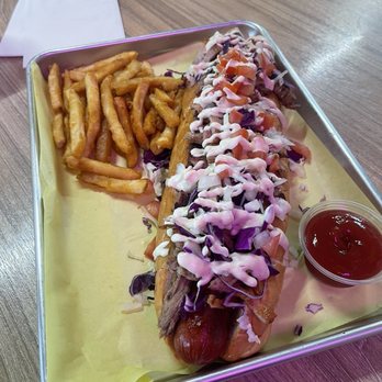 Buhnz - This was my wife, hot dog with pulled pork - Burgers Near Me - Wood Village, Oregon Buhnz - This was my wife, hot dog with pulled pork - Burgers Near Me - Wood Village, Oregon