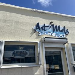 Art Mel's Spicy And Dicy - Exterior