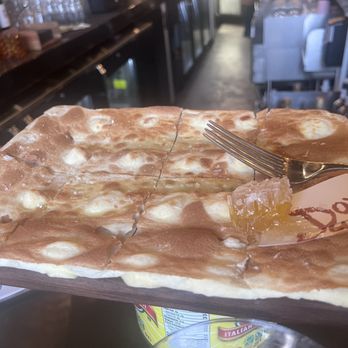 Davanti Enoteca - Focaccia di recco - Wine Bars Near Me - Naperville, Illinois