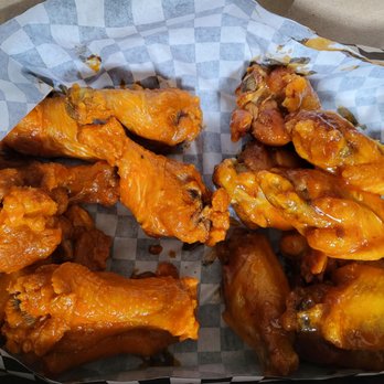 Wing Snob - 8 Mango Habanero and 8 Buffalo - Chicken Wings Near Me - Frisco, Texas Wing Snob - 8 Mango Habanero and 8 Buffalo - Chicken Wings Near Me - Frisco, Texas