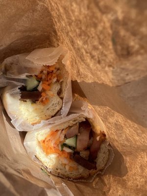 Bánh Mì Cô Út by null