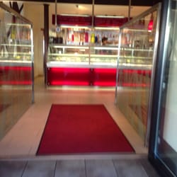 Eiscafé Venezia - Der rote Teppich wäre aber nicht nötig gewesen!