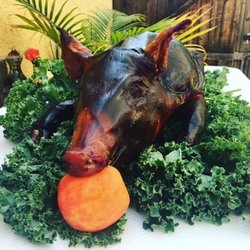 Big Mann BBQ - Smoked whole pig