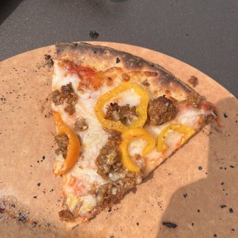 Bear Cave Brewing - Last slice of sausage pepper pizza - Brewpubs Near Me - Hopkins, Minnesota