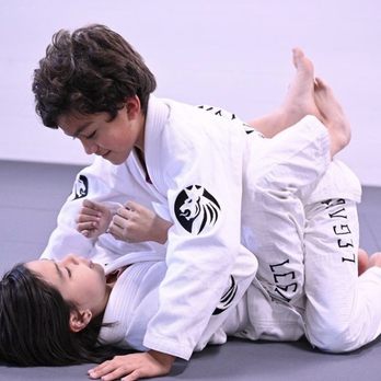 Legacy - Pasadena - Defending the mount - Brazilian Jiu-jitsu Near Me - Pasadena, California