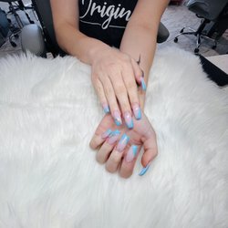 Nail Lounge