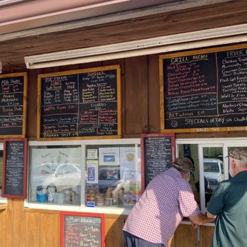Karen's Produce - a man and a woman ordering food - Fruits & Veggies Near Me - Fort Hunter, New York Karen's Produce - a man and a woman ordering food - Fruits & Veggies Near Me - Fort Hunter, New York