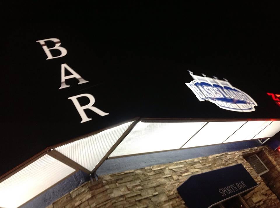 BASES LOADED Updated October 2024 25 Photos & 16 Reviews 2997 Westchester Ave, Bronx, New