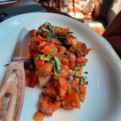 B.B. Italia Bistro & Bar by null
