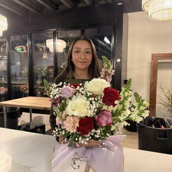 Luxe Flower Bar - The stems I chose with my vase, Andrea put them all together so beautifully! - Coffee & Tea Near Me - Morgan Hill, California Luxe Flower Bar - The stems I chose with my vase, Andrea put them all together so beautifully! - Coffee & Tea Near Me - Morgan Hill, California