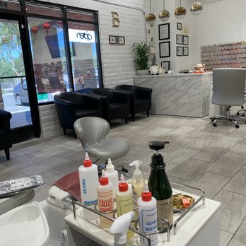 HoneyBee Beauty & Nails - Inside - Nail Salons Near Me - Albuquerque, New Mexico HoneyBee Beauty & Nails - Inside - Nail Salons Near Me - Albuquerque, New Mexico