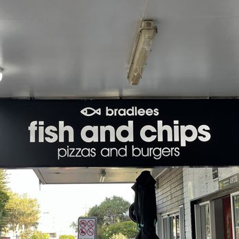 Bradlee's On The Beach - Pizza and Burgers. - Fish & Chips Near Me - Bargara, QLD Bradlee's On The Beach - Pizza and Burgers. - Fish & Chips Near Me - Bargara, QLD