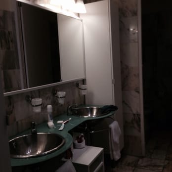 Coral Princess Hotel - Dual vanity and sinks - Hotels Near Me - San Juan, Puerto Rico