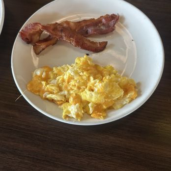 Broken Yolk Cafe - More scrambled eggs and bacon - Breakfast & Brunch Near Me - Spring, Texas