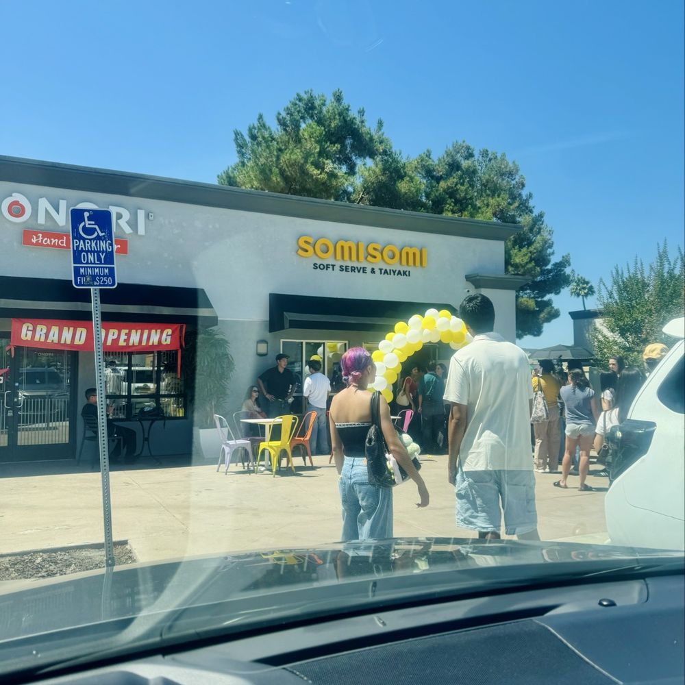 Onori Hand Roll Bar - The line at the grand opening! - Sushi Bars Near Me - Temecula, California Onori Hand Roll Bar - The line at the grand opening! - Sushi Bars Near Me - Temecula, California