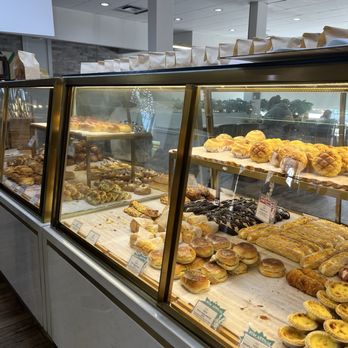Brecotea - Self-serve bakery area - Bubble Tea Near Me - Cary, North Carolina