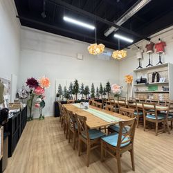Unwind Yarn Studio - Social Stitching and class space