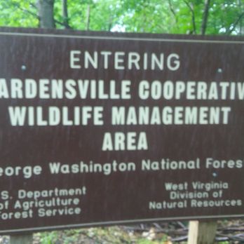 Eagle Rock / Tuscarora Trail - This sign is on the right going into WV.. park here. Do not block fire gate. - Hiking Near Me - Capon, West Virginia
