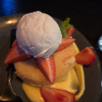 La Popular - Butter cake - Cocktail Bars Near Me - Claremont, California