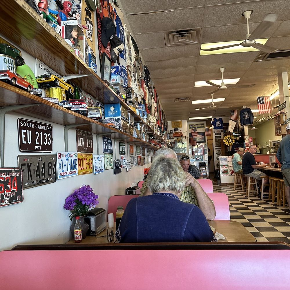 Eric's Grille - diners in a diner - Breakfast & Brunch Near Me - Southport, North Carolina Eric's Grille - diners in a diner - Breakfast & Brunch Near Me - Southport, North Carolina
