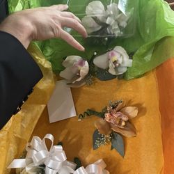 Petal & Stem - Corsages and boutonnieres for others in wedding party.