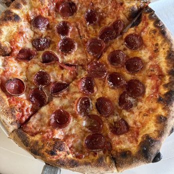 Paddle and Par - Wood-fired pepperoni & hot honey pizza - Pickleball Near Me - Beverly Hills, Michigan