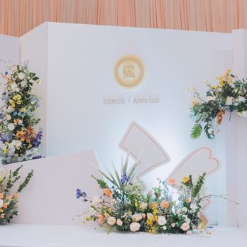 Jelo Flowers & Decor - Photo Booth Rentals Near Me - Brooklyn, New York