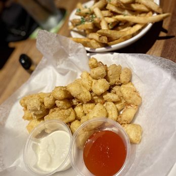 Yard House - Wisconsin Fried Cheese Curds & Truffle Fries - New American Near Me - Sacramento, California Yard House - Wisconsin Fried Cheese Curds & Truffle Fries - New American Near Me - Sacramento, California