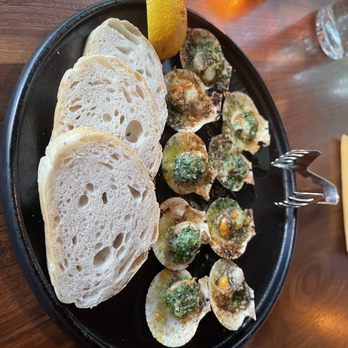 Carlino Restaurant - Scollop - Italian Near Me - Vancouver, British Columbia