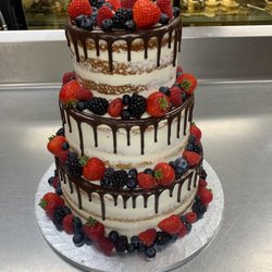 Santoni's Marketplace & Catering - Amazing naked cake with fresh fruit