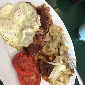 The Frog Pond - Corned beef hash breakfast - Breakfast & Brunch Near Me - St Pete Beach, Florida