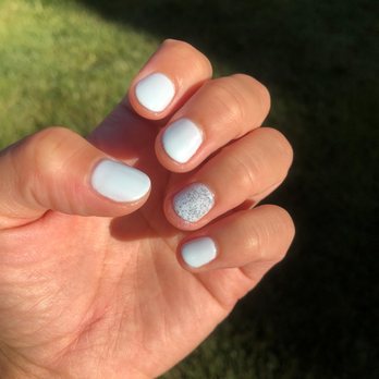 Evans Nails & Spa - Gel Manicure - Nail Salons Near Me - Evanston, Illinois