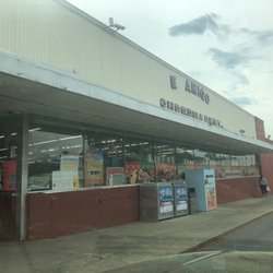 El Amigo Supermarket - Front entrance